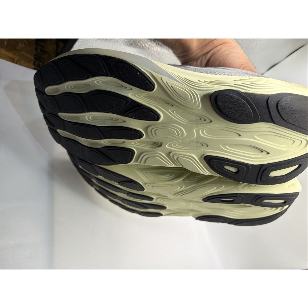 New Balance men's Fresh Foam Running Shoe. X880V15 Grey/Grey‎ Size 9 New - Picture 6 of 8